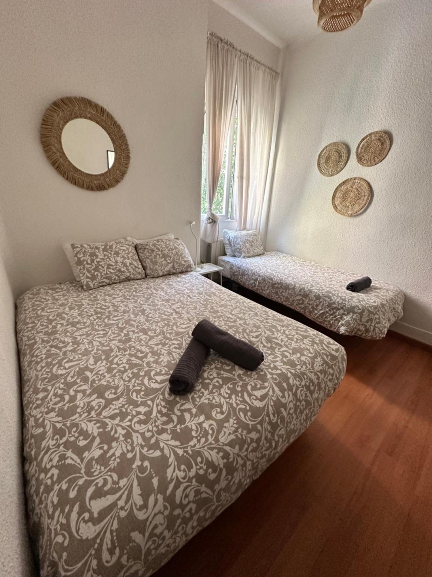 Fernan Gonzalez Street, Private Rooms, Madrid